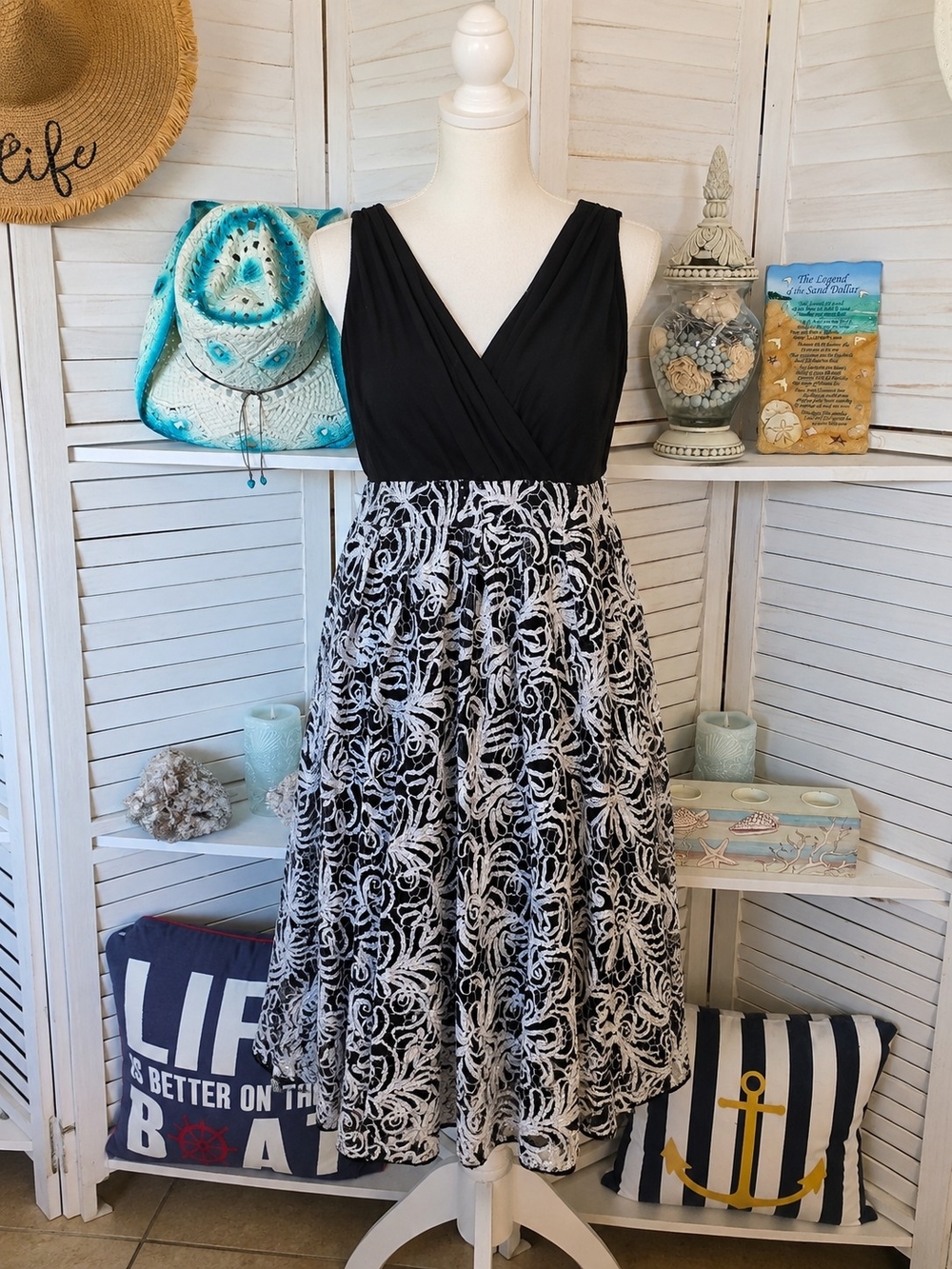 Roz & Ali Black and White Formal Lace-Overlay Midi Dress Size 20